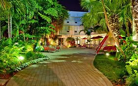 Dorchester Hotel & Suites